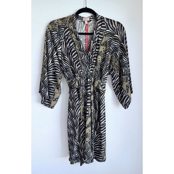 Banana Republic x Issa London 3/4 Sleeve Zebra Print Kimono Dress in Dark Olive - Picture 4 of 13